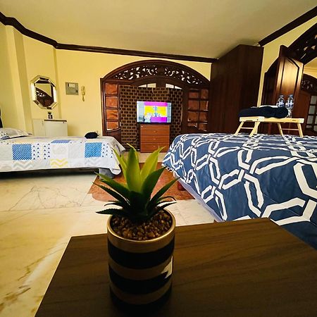 Mega Suite Junto Al San Marino Shopping Guayaquil Extérieur photo