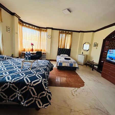 Mega Suite Junto Al San Marino Shopping Guayaquil Extérieur photo