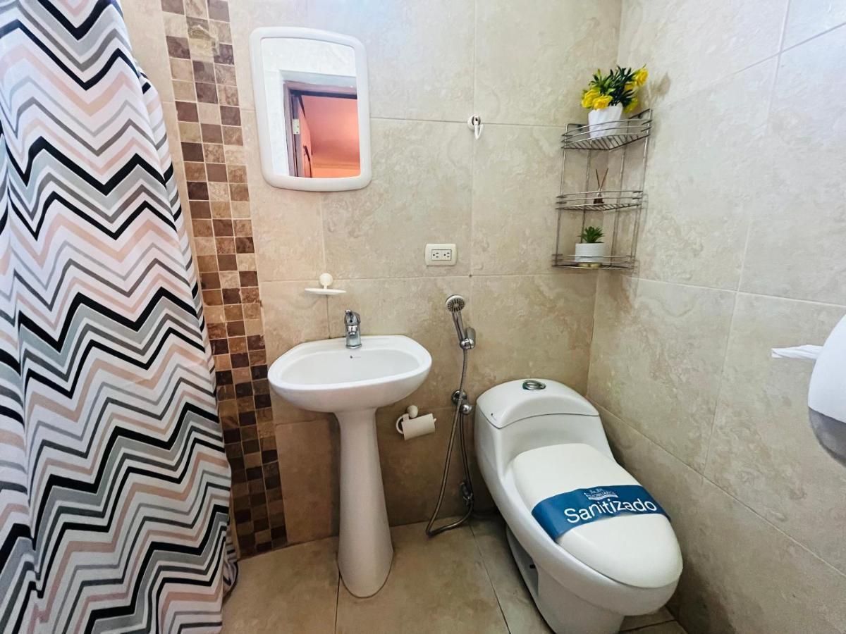 Mega Suite Junto Al San Marino Shopping Guayaquil Extérieur photo