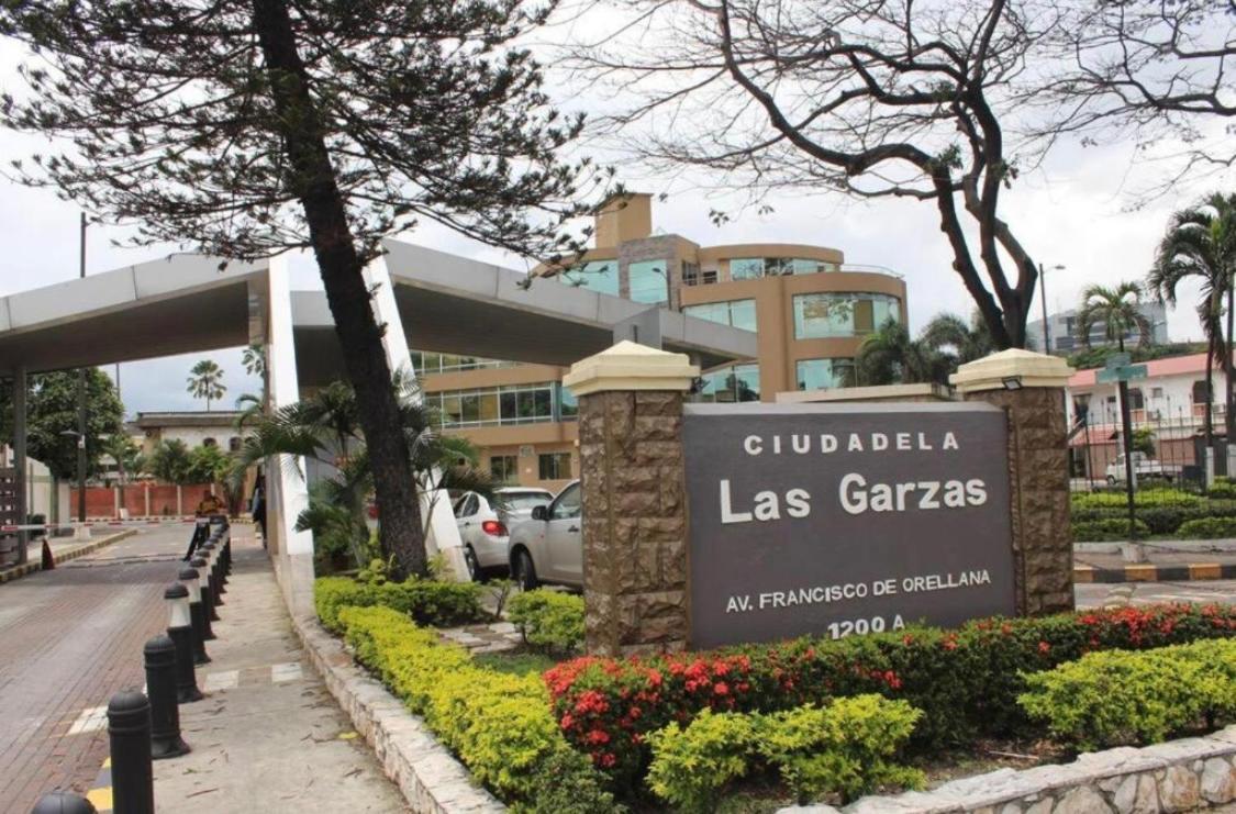 Mega Suite Junto Al San Marino Shopping Guayaquil Extérieur photo